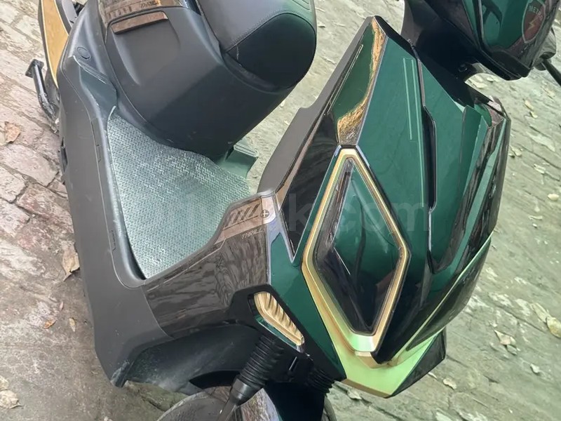 Metro E-Vehicle M6 2025