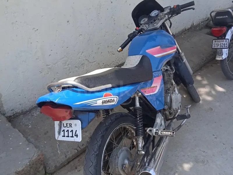 Ravi Piaggio 2013