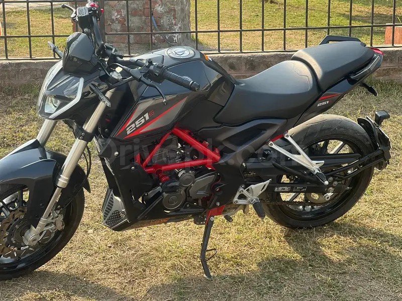 Benelli 251S 2022