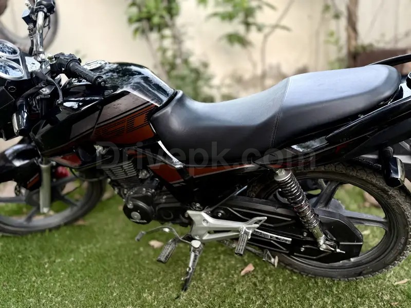 Honda CB 2024