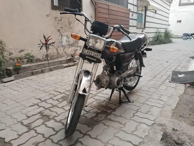 Honda CD 2025