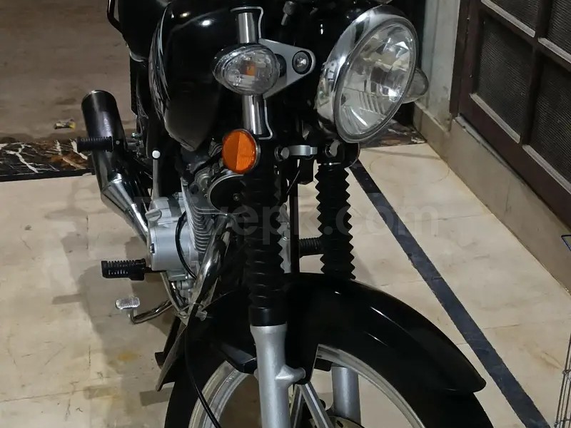 Suzuki GS 2022