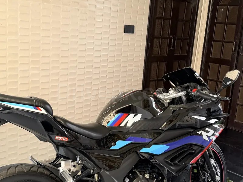 BMW S1000RR 2025