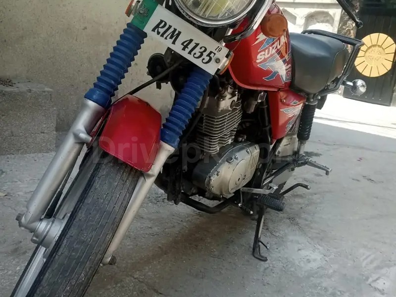 Suzuki GS 2018