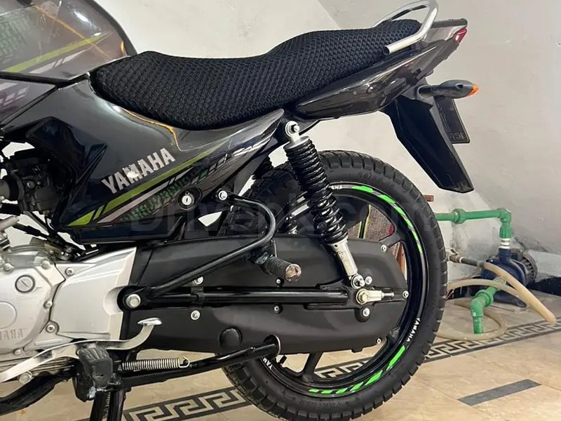 Yamaha YBR 2023