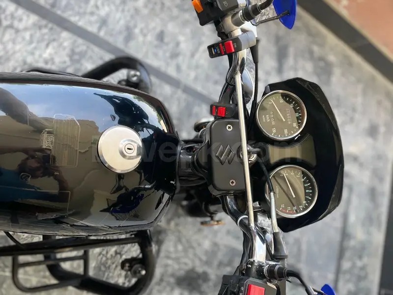 Suzuki GS 2006