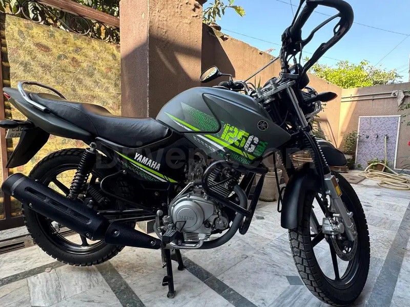 Yamaha YBR 2023