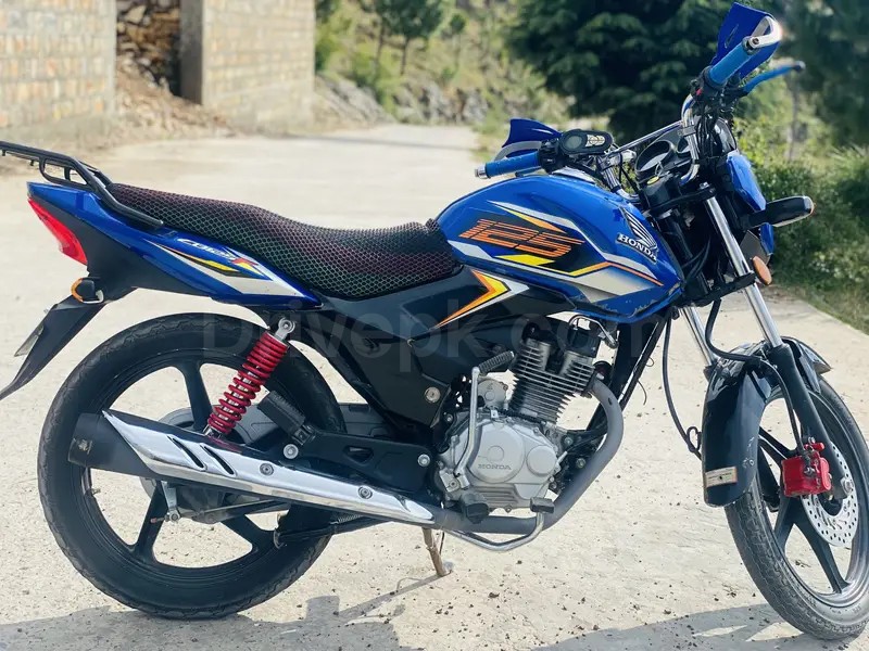 Honda CB 2024