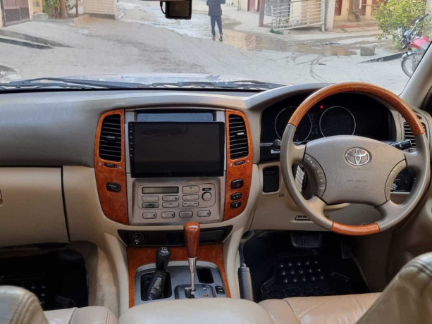 Toyota Land Cruiser VX Limited 4.7