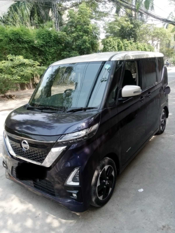 Nissan Highway star Roox
