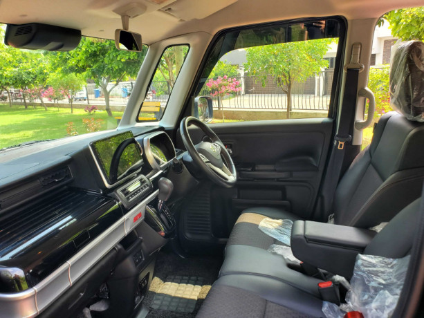 Suzuki Spacia Hybrid Custom