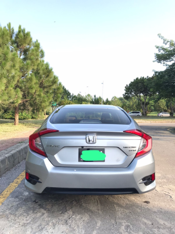 Honda Civic Oriel 1.8 i-VTEC CVT