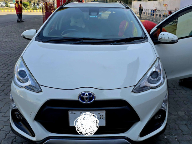 Toyota Aqua X Urban Solid