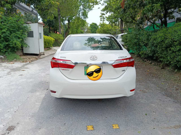 Toyota corolla gli 1.3 automatic total genuine model 2015