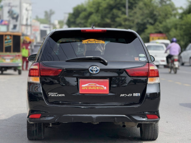 Toyota Fielder WxB Hybrid