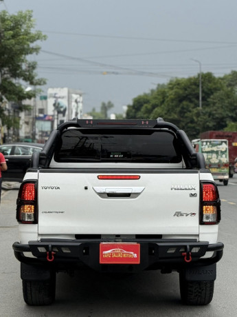 Toyota Hilux Revo V Automatic 2.8