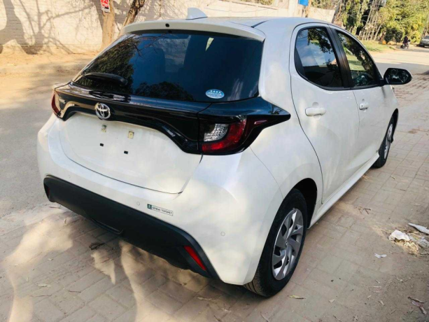Toyota Yaris Hatchback X