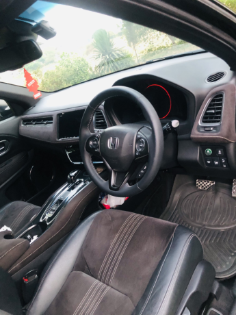 Honda Vezel Hybrid RS Honda Sensing