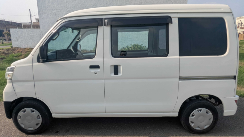 Daihatsu Hijet Cruise 21/25