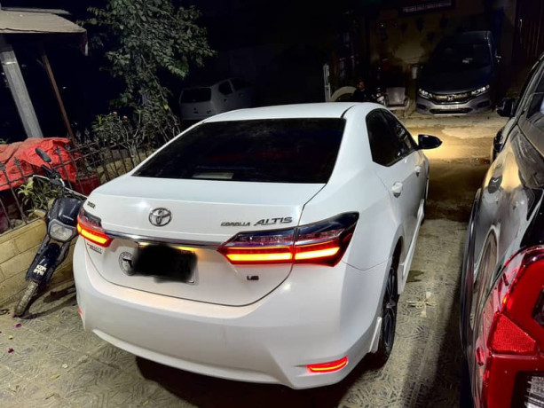 Corolla altis 1.6 special addition