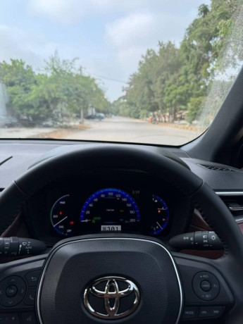 Toyota Cross Hybrid Brand new Zero Meter