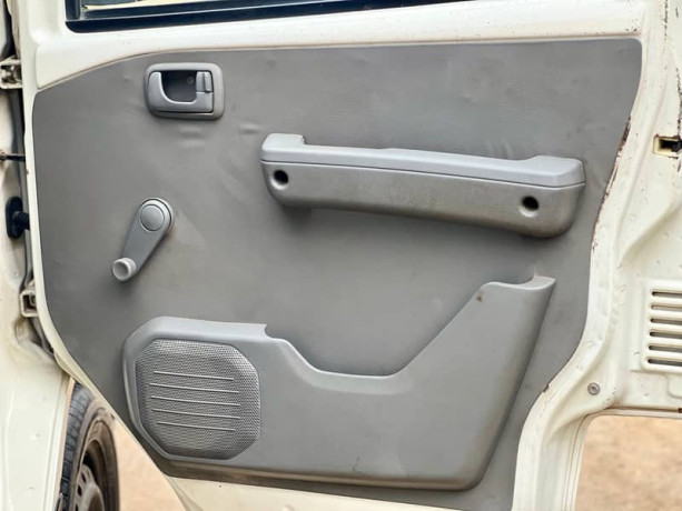 Mitsubishi Minicab 2009