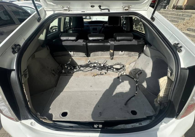 Toyota Prius S-LED 2015 Model