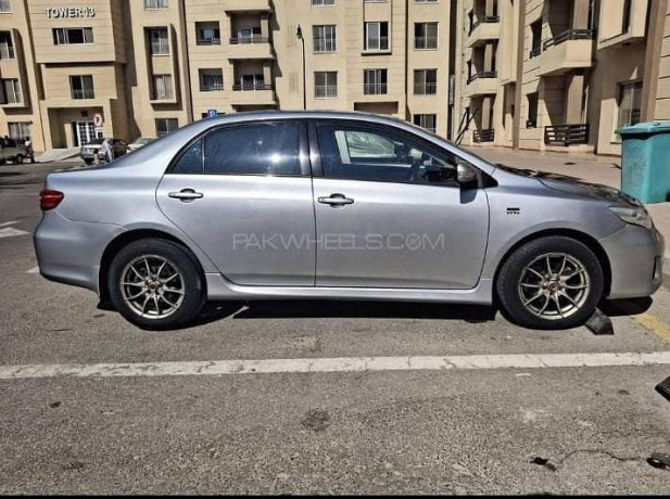 Toyota Corolla GLI Automatic 2011