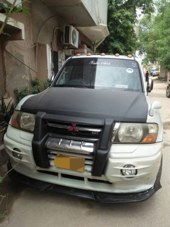 Mitsubishi Pajero 2008