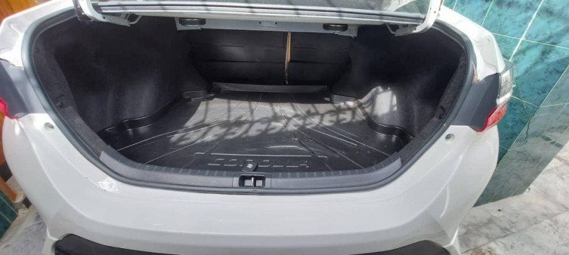 Toyota Corolla Grande 1.8X (Beige Interior)