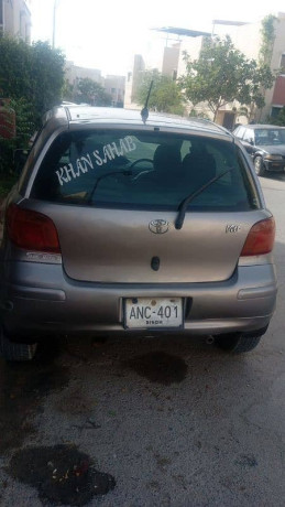 Toyota Vitz 2004