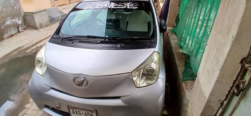 Toyota iQ 2012
