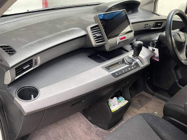 Honda freed hybrid 2012, 1 owner beautiful car