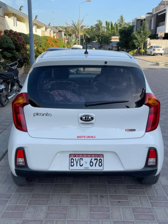 2021 white picanto automatic