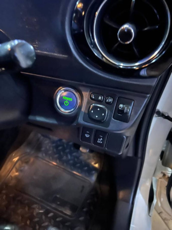 TOYOTA AQUA FULL GENIUNE G GRADE