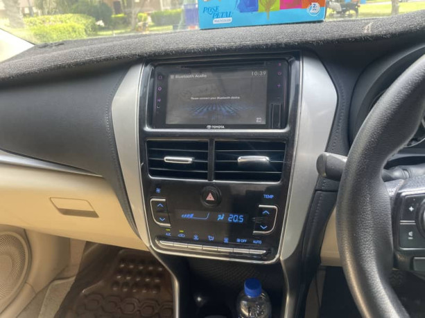 Yaris 1.5 Ativ X cvt full orginal on my name car excellent condition