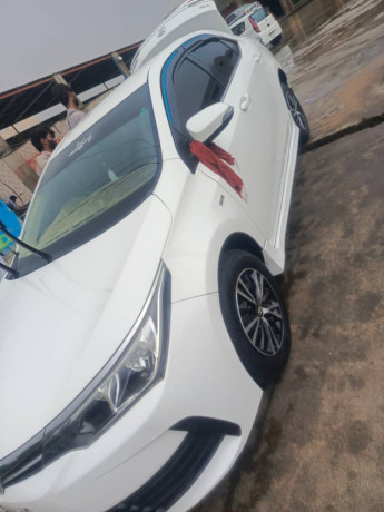 Toyota Corolla Gli 1.3 2018 super white colour (special addition)