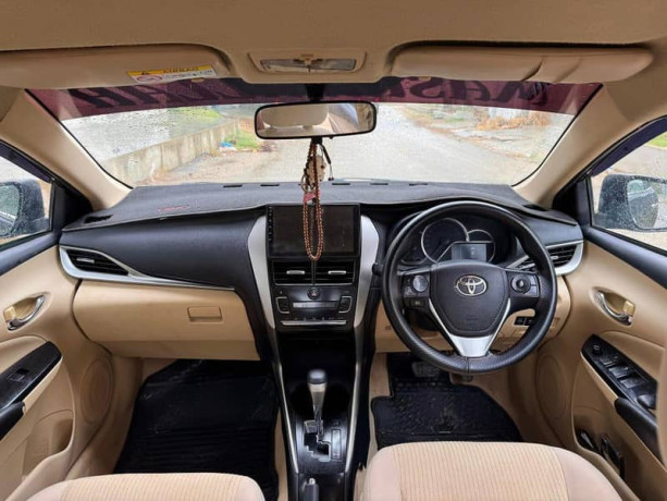 Toyota yaris 1.5 ATIV model 2020 automatic