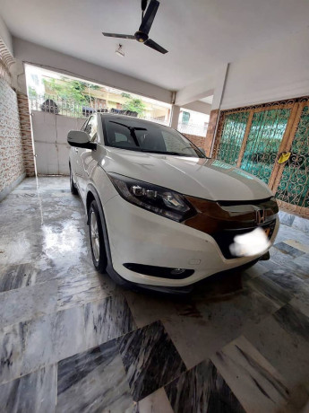 Honda Vezel X package | 2016 Model