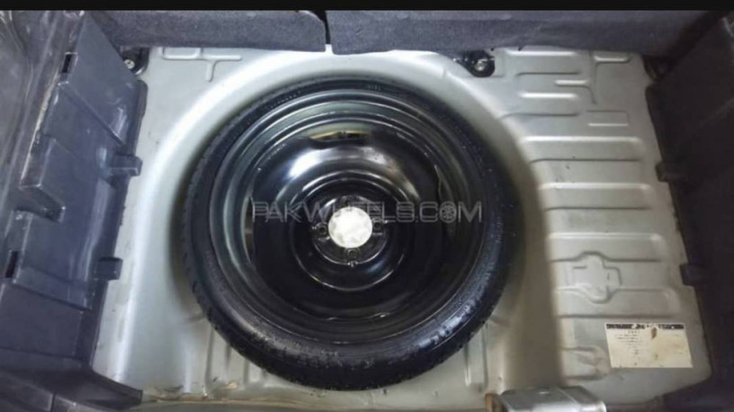 Toyota ist 1.3 2005/11 Full option