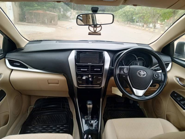 Toyota Yaris ATIV x 1.5 cc