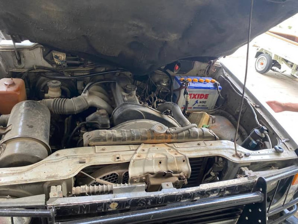 Mitsubishi Pajero 1987