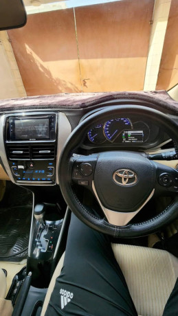 Yaris cvt ativ 1.3 automatic metallic