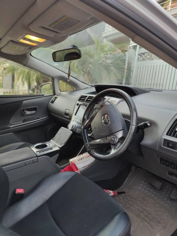 Toyota Prius Alpha G touring 2014