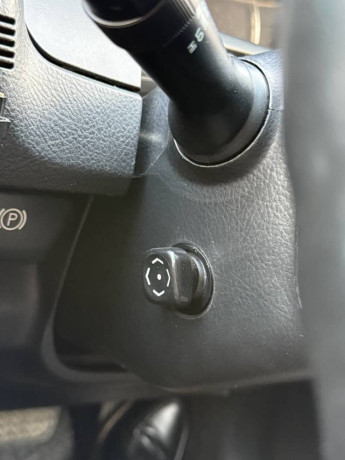 Toyota crown athlete 3.0 sunroof