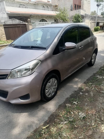 Toyota Vitz 2012