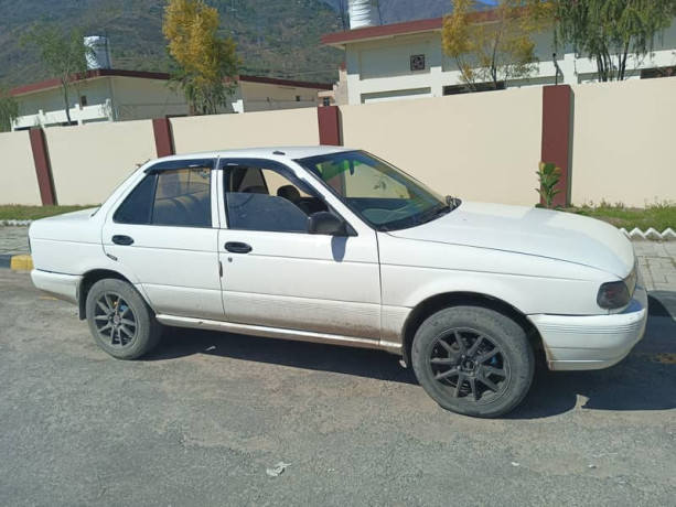 I love my sunny nissan it's very comfortable car