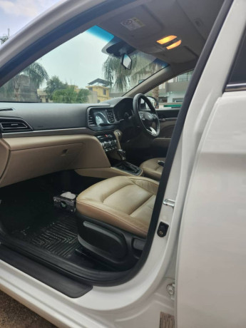 DOCTOR'S Hyundai Elantra 2022