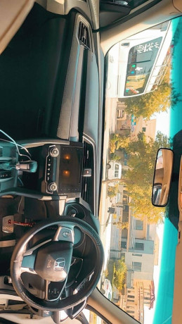 Honda Civic X 2018 Red meter