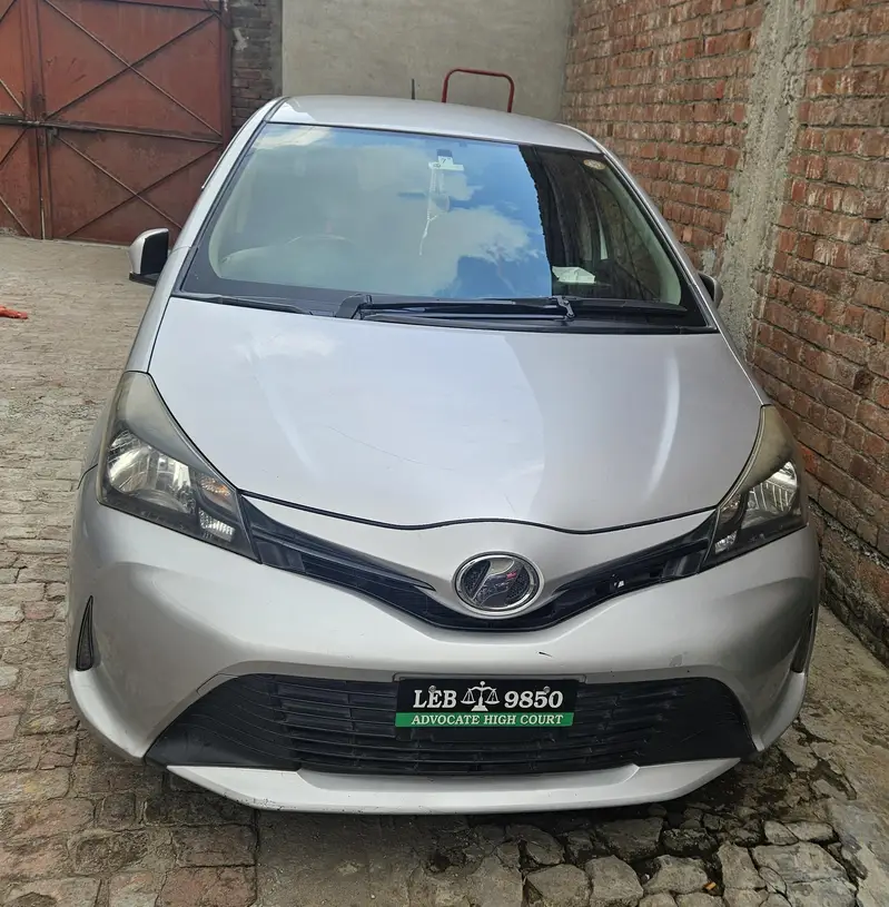 Toyota Vitz 2015